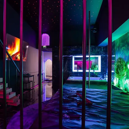 Les De L'elegance Liebeshotel *